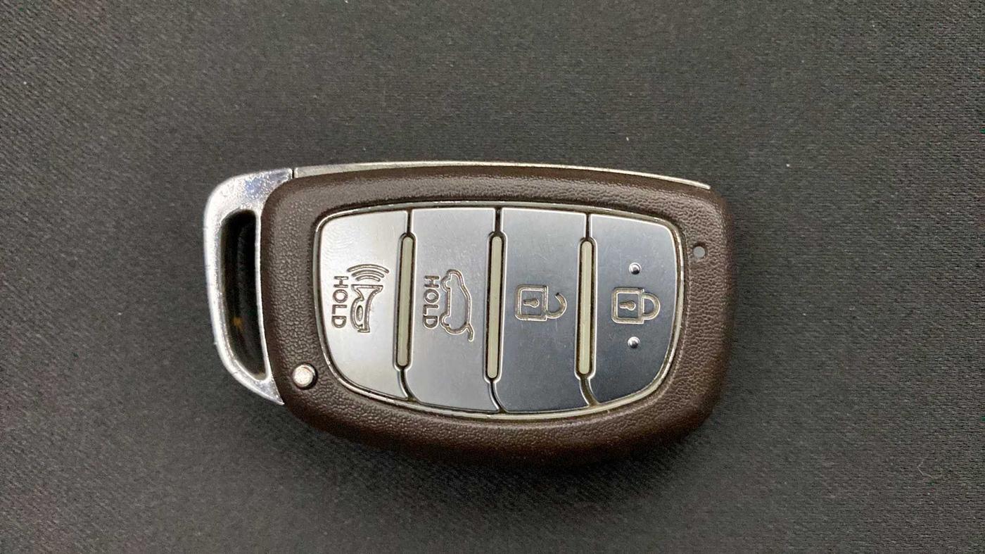 2021 Hyundai NEW I20 ASTA 1.2 MT, Petrol, Manual, 43,993 km, Key Close Up