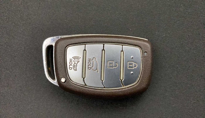 2021 Hyundai NEW I20 ASTA 1.2 MT, Petrol, Manual, 43,993 km, Key Close Up