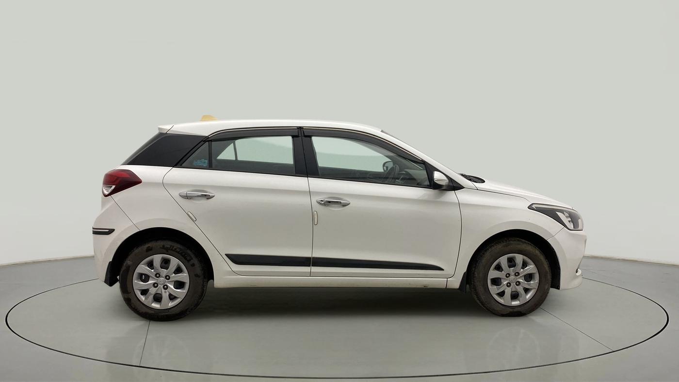 2015 Hyundai Elite i20 SPORTZ 1.2, Petrol, Manual, 94,670 km, Right Side View