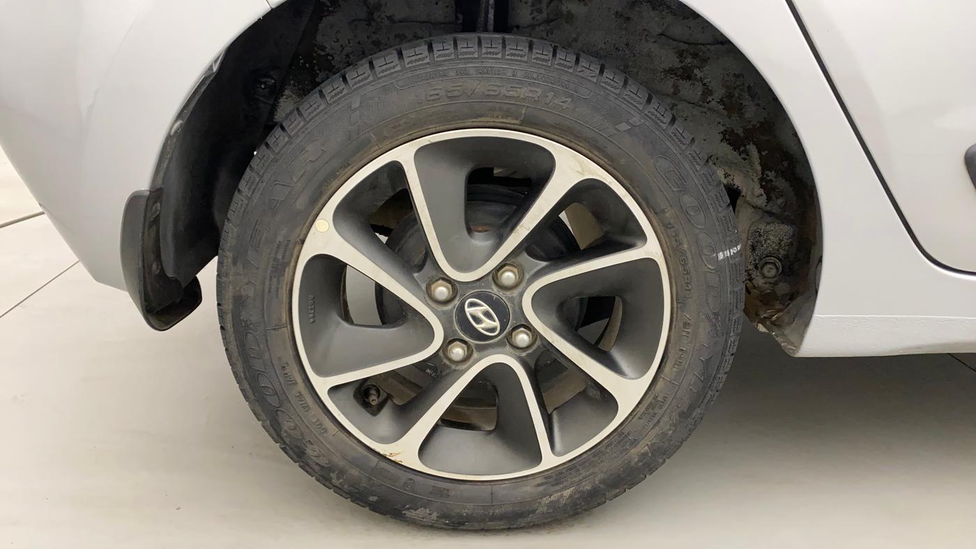 2017 Hyundai Grand i10 SPORTZ (O) AT 1.2 KAPPA VTVT, Petrol, Automatic, 44,413 km, Right Rear Wheel