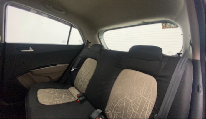 2017 Hyundai Grand i10 SPORTZ (O) AT 1.2 KAPPA VTVT, Petrol, Automatic, 44,413 km, Right Side Rear Door Cabin