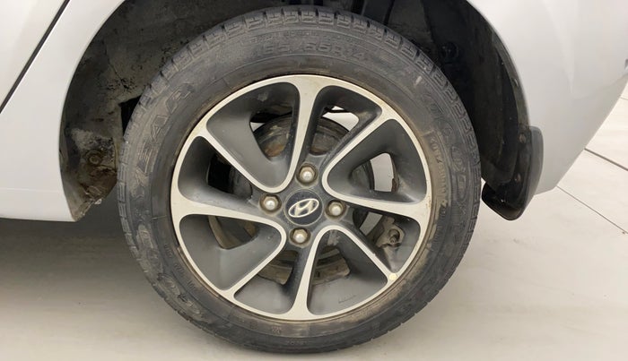 2017 Hyundai Grand i10 SPORTZ (O) AT 1.2 KAPPA VTVT, Petrol, Automatic, 44,413 km, Left Rear Wheel