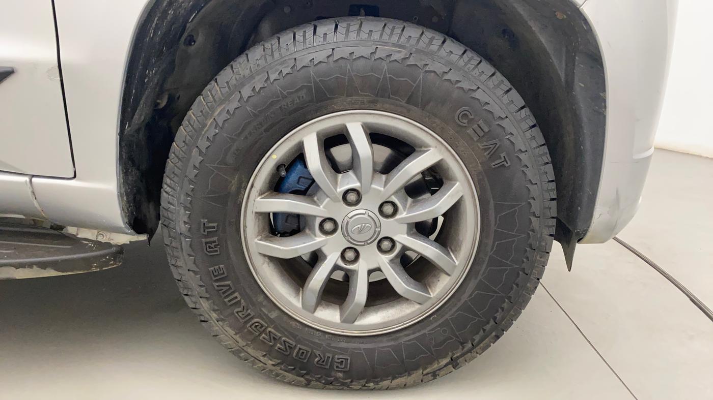 2018 Mahindra TUV300 T10, Diesel, Manual, 51,656 km, Right Front Wheel