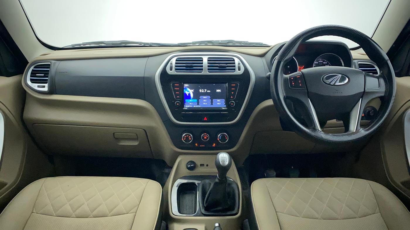 2018 Mahindra TUV300 T10, Diesel, Manual, 51,656 km, Dashboard