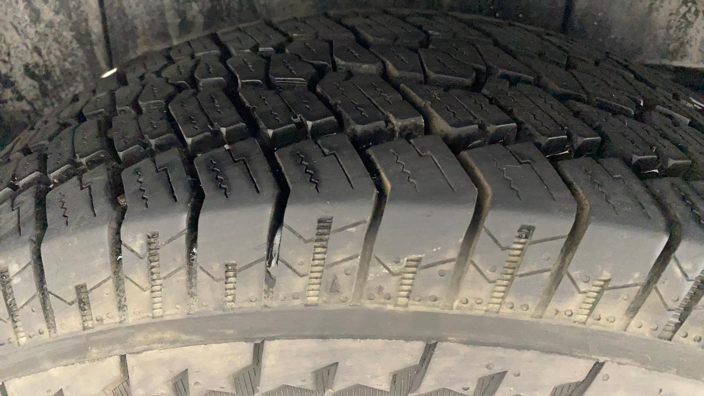 2018 Mahindra TUV300 T10, Diesel, Manual, 51,656 km, Right Rear Tyre Tread