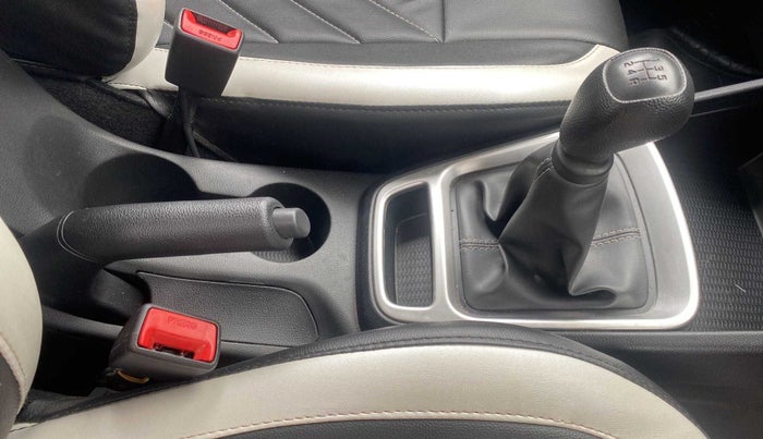 2022 Hyundai VENUE S+ 1.2, Petrol, Manual, 33,680 km, Gear Lever