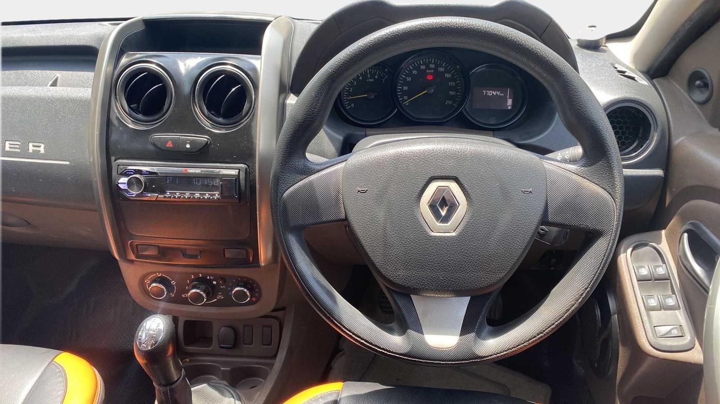 2016 Renault Duster 85 PS RXE DIESEL, Diesel, Manual, 77,004 km, Steering Wheel Close Up