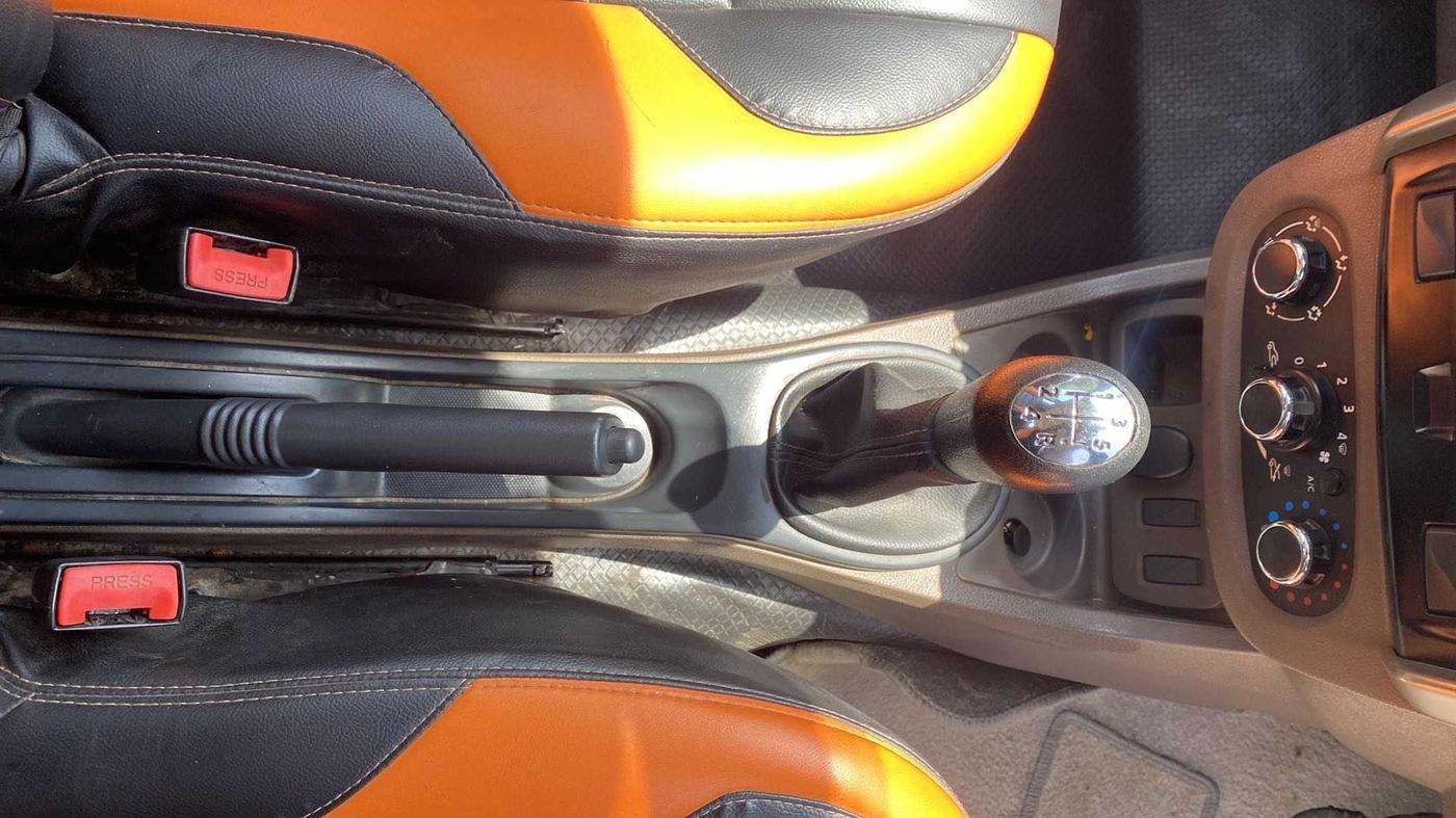 2016 Renault Duster 85 PS RXE DIESEL, Diesel, Manual, 77,004 km, Gear Lever