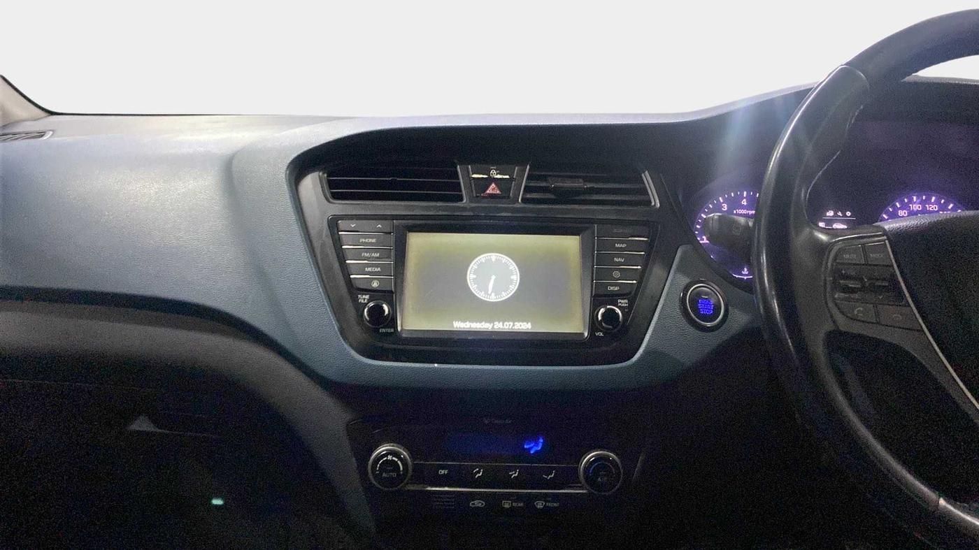 2015 Hyundai i20 Active 1.2 SX, Petrol, Manual, 1,16,673 km, Air Conditioner