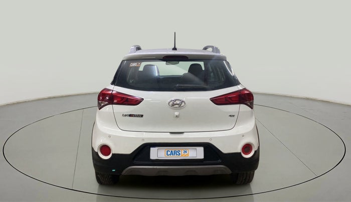 2015 Hyundai i20 Active 1.2 SX, Petrol, Manual, 1,16,673 km, Back/Rear