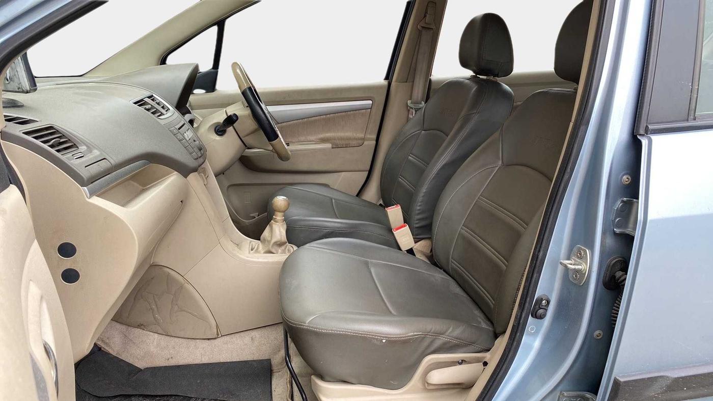 2013 Maruti Ertiga VXI, Petrol, Manual, 13,087 km, Right Side Front Door Cabin