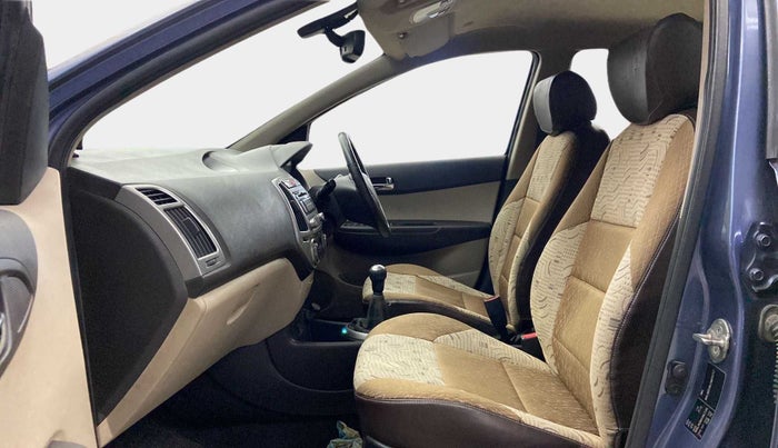 2014 Hyundai i20 SPORTZ 1.2, Petrol, Manual, 54,276 km, Right Side Front Door Cabin