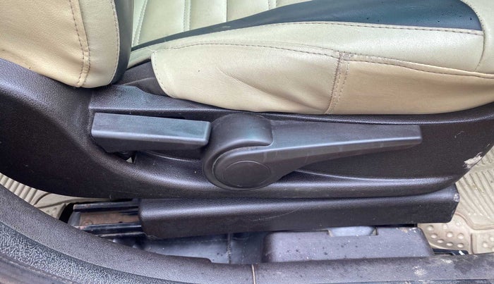 2015 Tata Bolt XMS REVOTRON, Petrol, Manual, 54,138 km, Driver Side Adjustment Panel