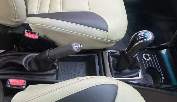 2015 Tata Bolt XMS REVOTRON, Petrol, Manual, 54,138 km, Gear Lever