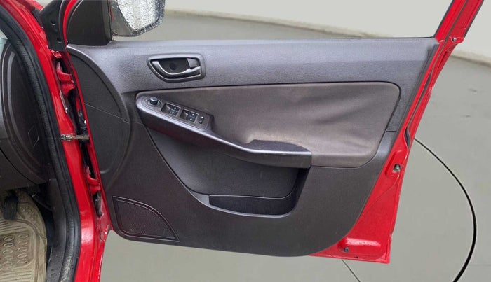 2015 Tata Bolt XMS REVOTRON, Petrol, Manual, 54,138 km, Driver Side Door Panels Control