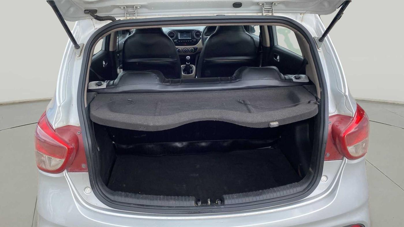 2017 Hyundai Grand i10 SPORTZ 1.2 KAPPA VTVT, Petrol, Manual, 42,748 km, Boot Door Open
