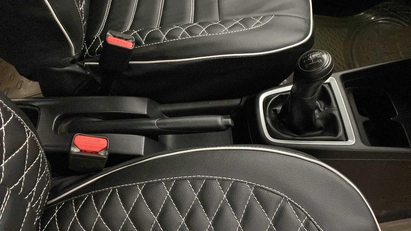 2018 Maruti Swift LXI, Petrol, Manual, 46,972 km, Gear Lever