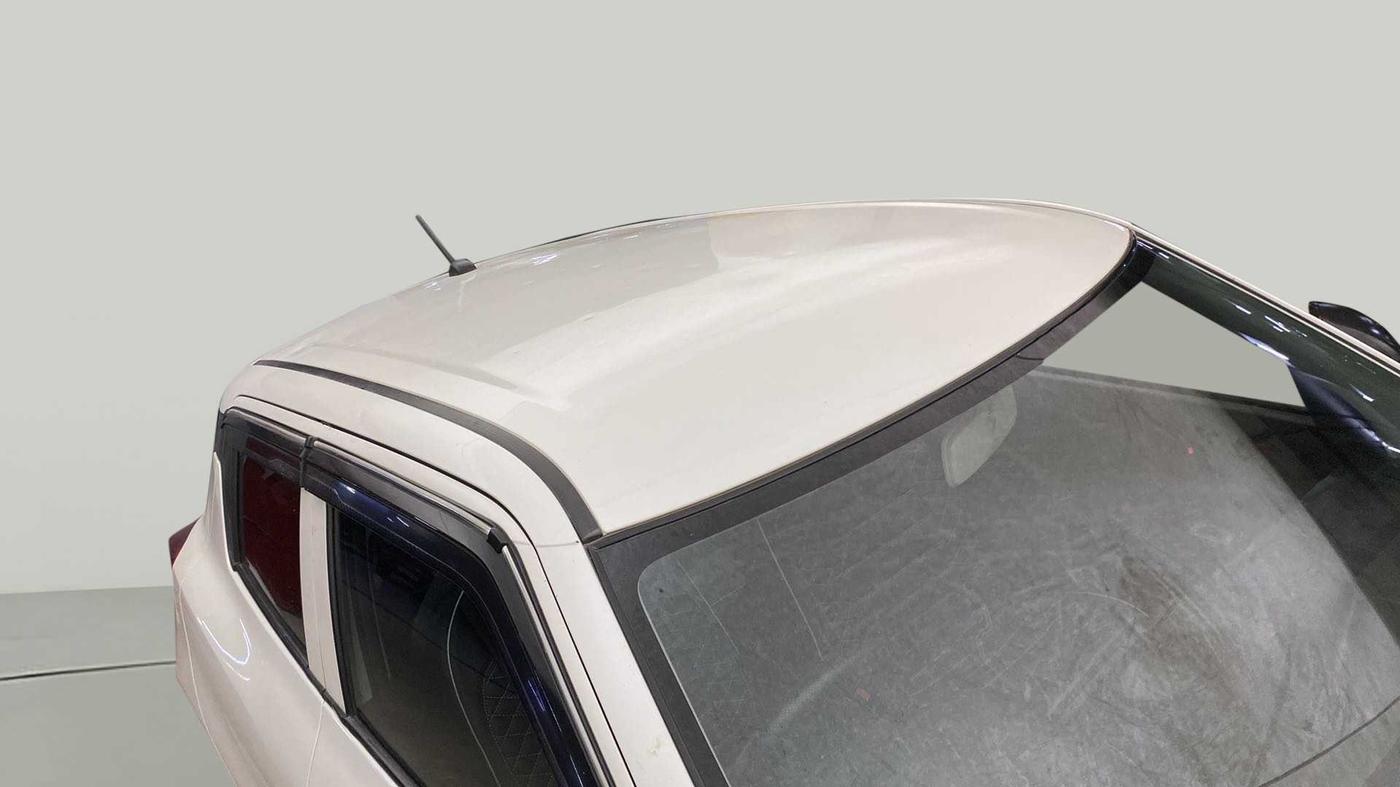 2018 Maruti Swift LXI, Petrol, Manual, 46,972 km, Roof