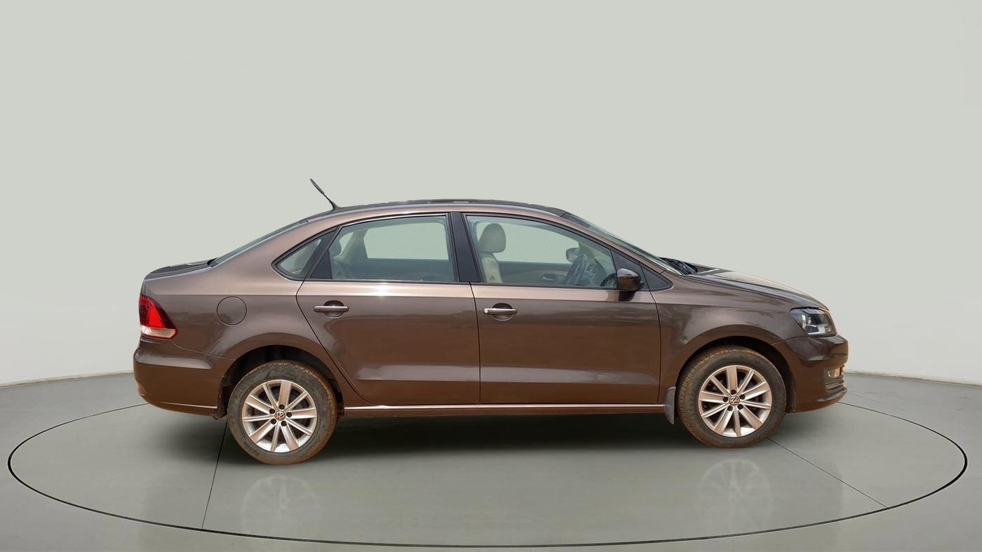 2016 Volkswagen Vento HIGHLINE PETROL AT, Petrol, Automatic, 57,895 km, Right Side View