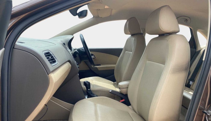 2016 Volkswagen Vento HIGHLINE PETROL AT, Petrol, Automatic, 57,895 km, Right Side Front Door Cabin