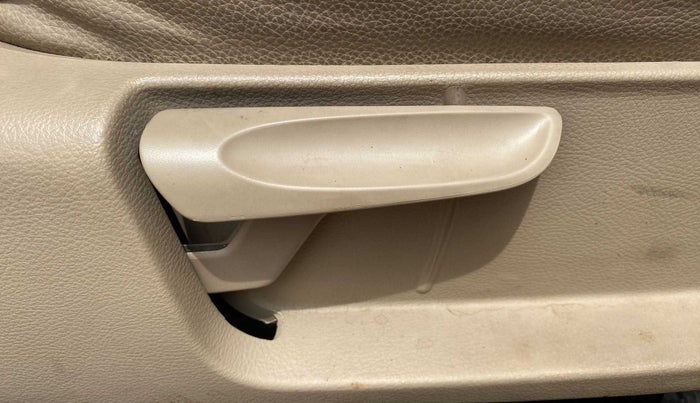 2016 Volkswagen Vento HIGHLINE PETROL AT, Petrol, Automatic, 57,895 km, Driver Side Adjustment Panel