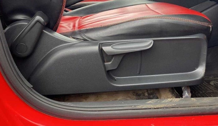 2014 Volkswagen Polo COMFORTLINE 1.2L PETROL, Petrol, Manual, 54,554 km, Driver Side Adjustment Panel
