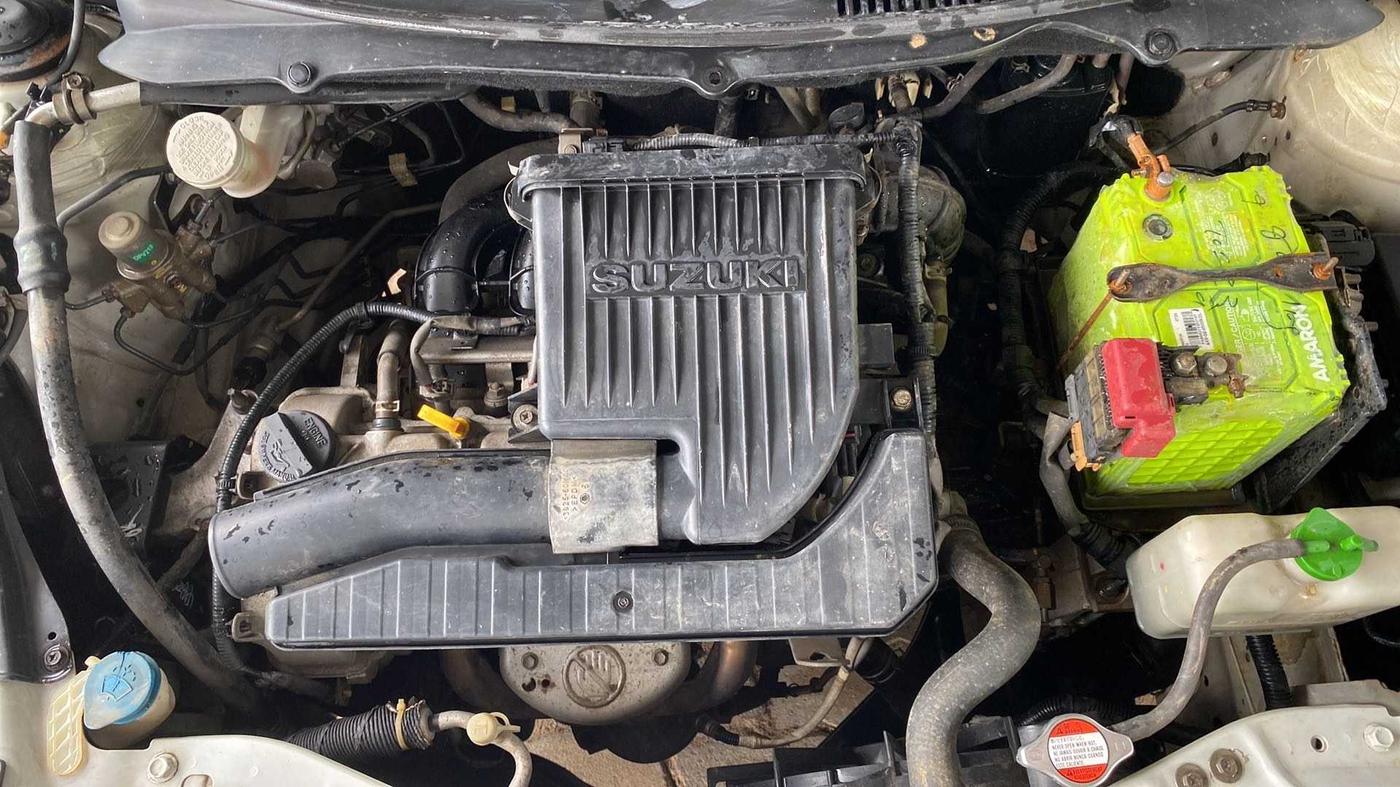2013 Maruti Swift Dzire VXI, Petrol, Manual, 70,348 km, Open Bonet