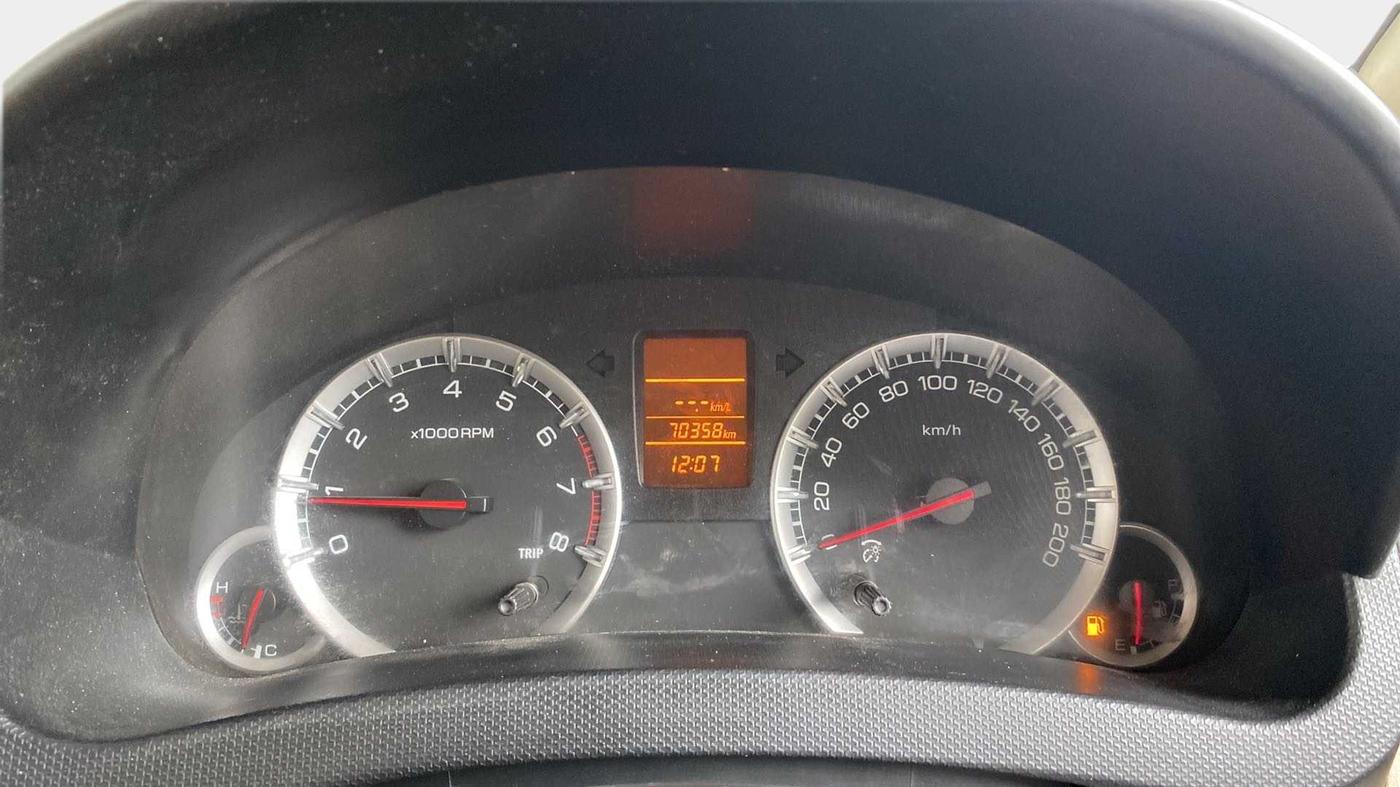 2013 Maruti Swift Dzire VXI, Petrol, Manual, 70,348 km, Odometer Image