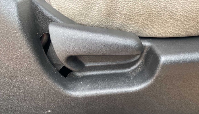 2016 Maruti Wagon R 1.0 VXI, Petrol, Manual, 30,478 km, Driver Side Adjustment Panel