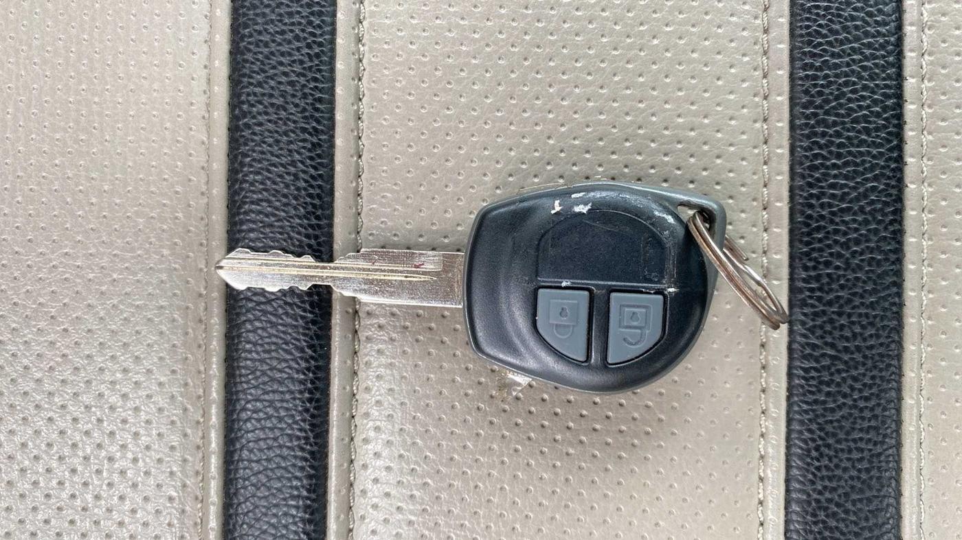 2016 Maruti Wagon R 1.0 VXI, Petrol, Manual, 30,478 km, Key Close Up