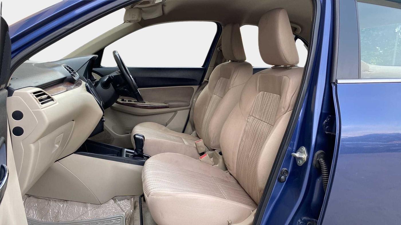 2018 Maruti Dzire ZXI PLUS AMT, Petrol, Automatic, 71,164 km, Right Side Front Door Cabin