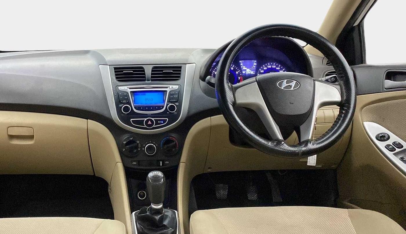 2013 Hyundai Verna FLUIDIC 1.4 VTVT, Petrol, Manual, 37,454 km, Steering Wheel Close Up