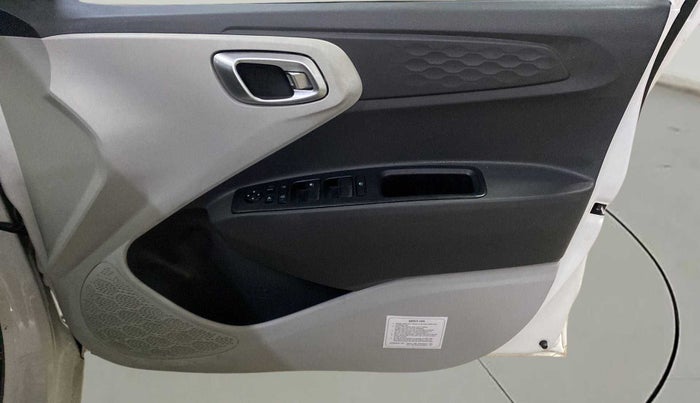 2022 Hyundai GRAND I10 NIOS SPORTZ 1.2 KAPPA VTVT CNG, CNG, Manual, 21,637 km, Driver Side Door Panels Control