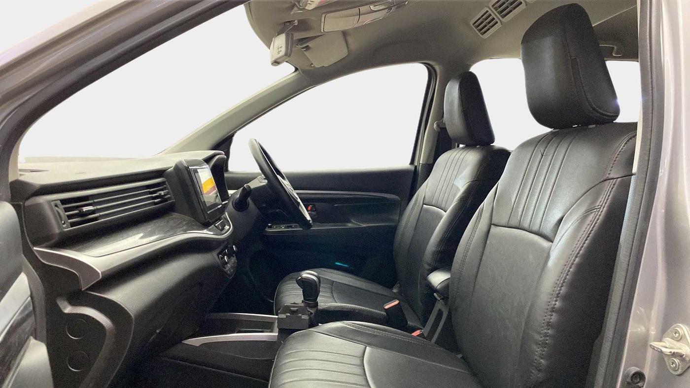 2021 Maruti XL6 ZETA AT, Petrol, Automatic, 27,739 km, Right Side Front Door Cabin