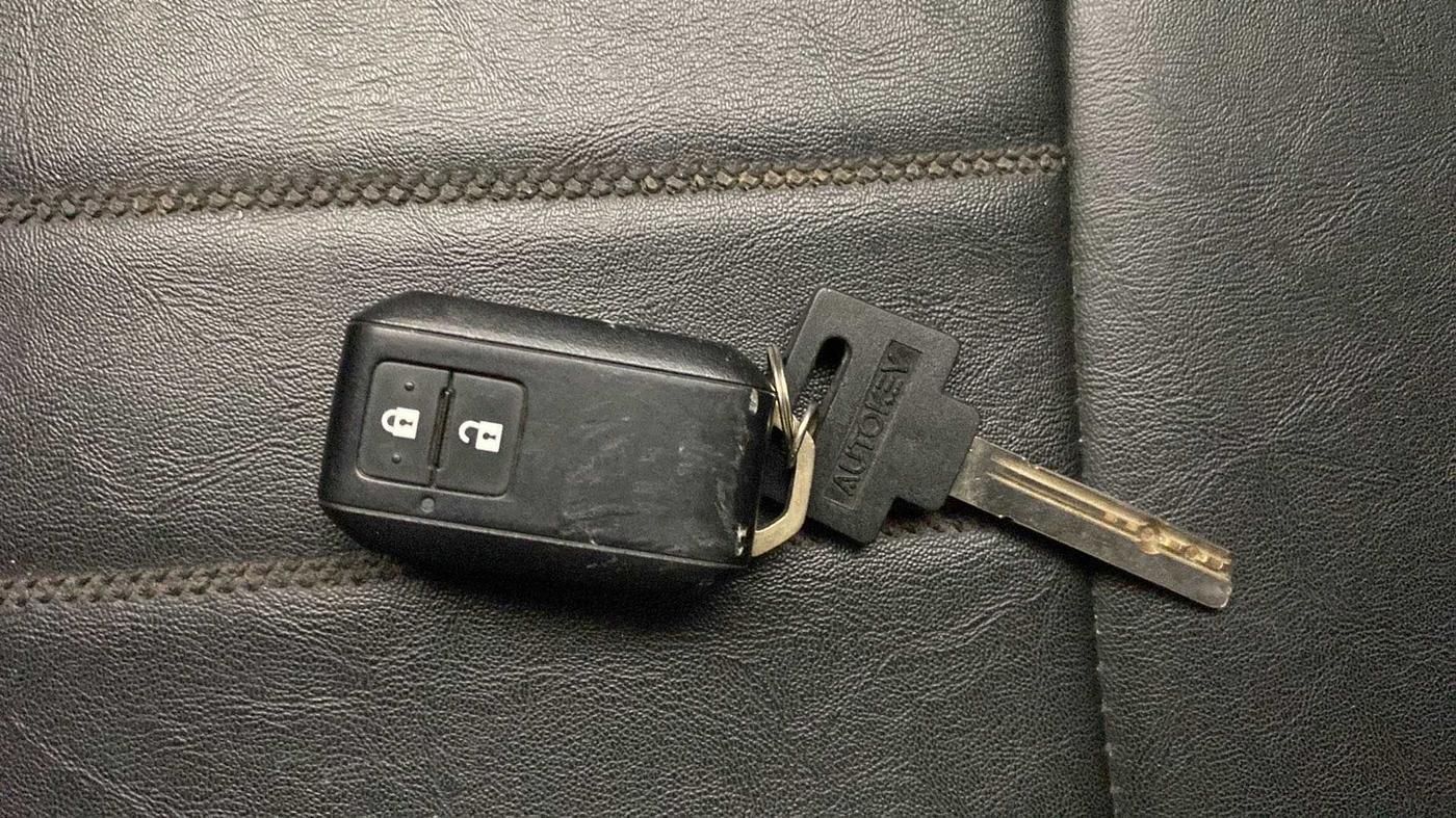 2021 Maruti XL6 ZETA AT, Petrol, Automatic, 27,739 km, Key Close Up