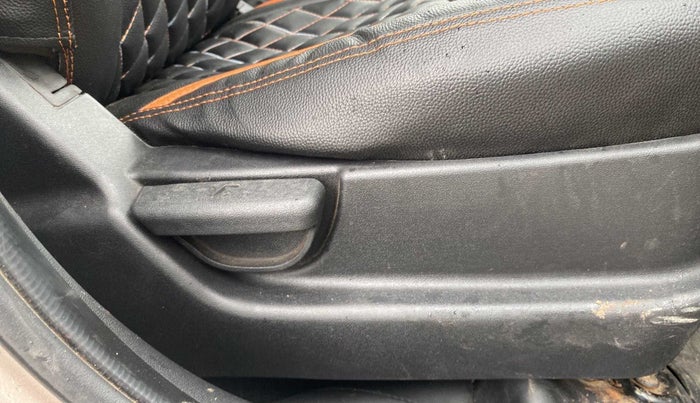 2013 Hyundai i20 MAGNA 1.2, Petrol, Manual, 59,248 km, Driver Side Adjustment Panel