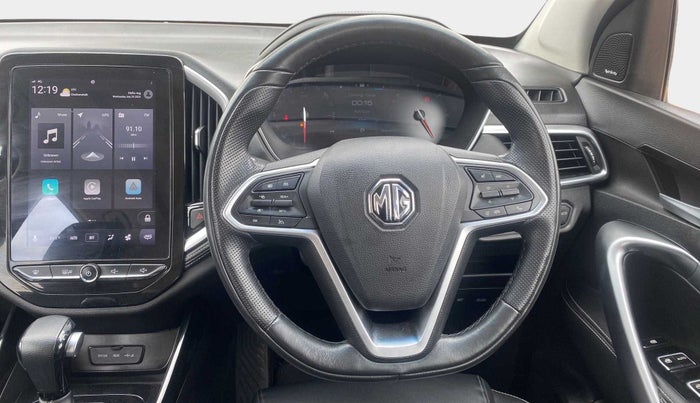 2020 MG HECTOR SHARP 1.5 DCT PETROL, Petrol, Automatic, 30,801 km, Steering Wheel Close Up