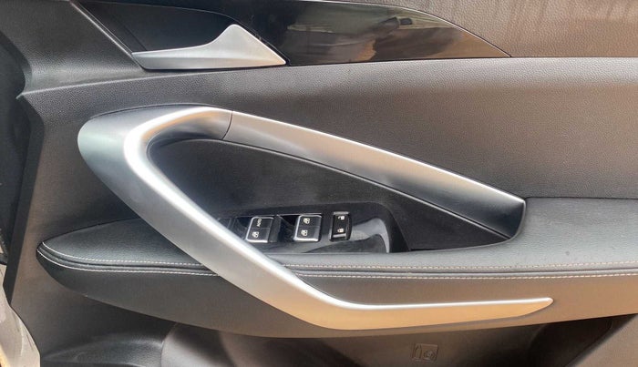 2020 MG HECTOR SHARP 1.5 DCT PETROL, Petrol, Automatic, 30,801 km, Driver Side Door Panels Control