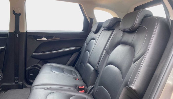 2020 MG HECTOR SHARP 1.5 DCT PETROL, Petrol, Automatic, 30,801 km, Right Side Rear Door Cabin