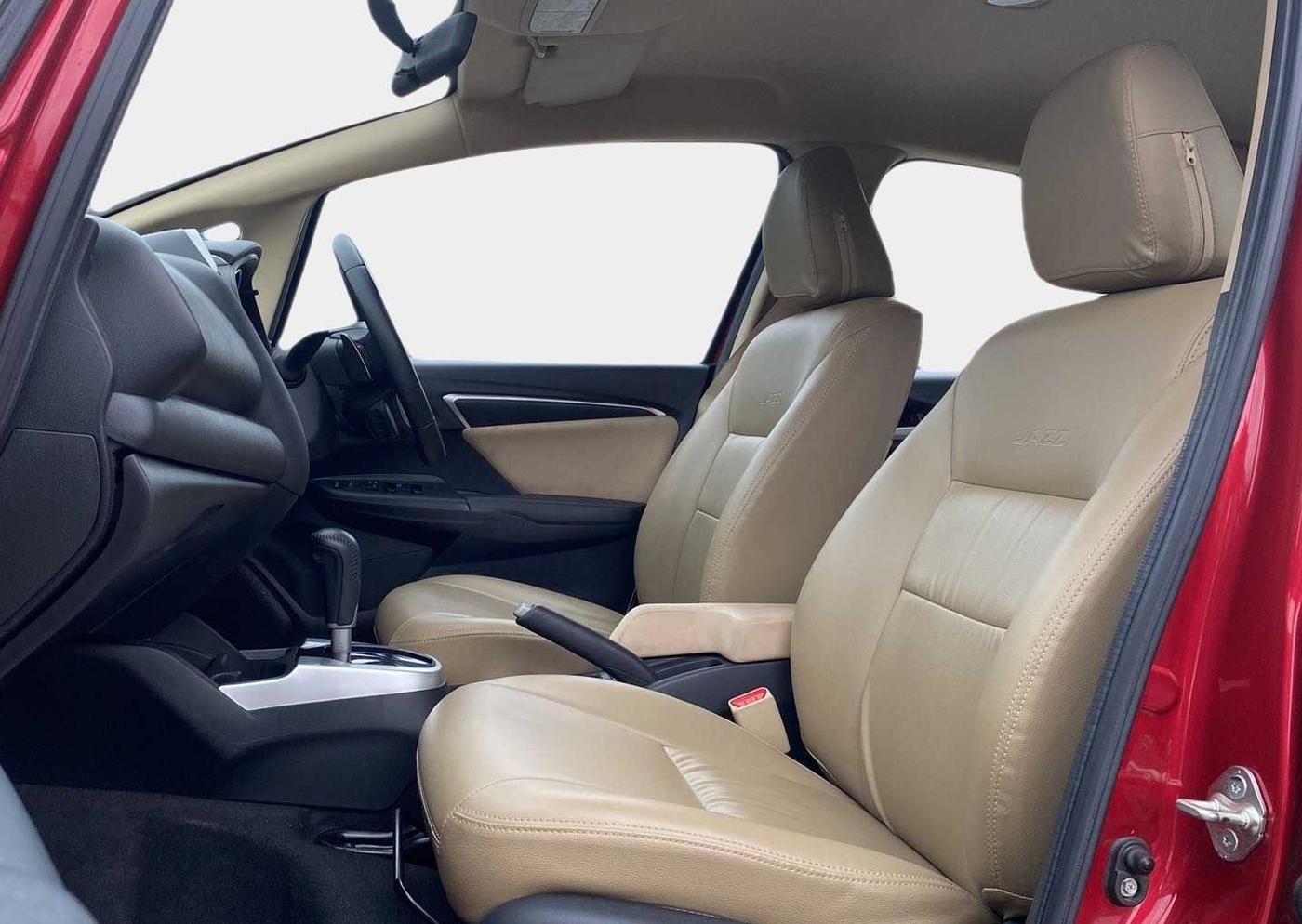 2019 Honda Jazz 1.2L I-VTEC VX CVT, Petrol, Automatic, 20,078 km, Right Side Front Door Cabin