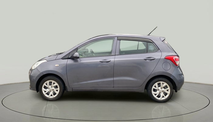 2017 Hyundai Grand i10 SPORTZ 1.2 KAPPA VTVT, CNG, Manual, 1,03,808 km, Left Side