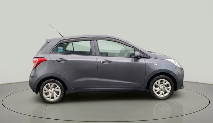 2017 Hyundai Grand i10 SPORTZ 1.2 KAPPA VTVT, CNG, Manual, 1,03,808 km, Right Side