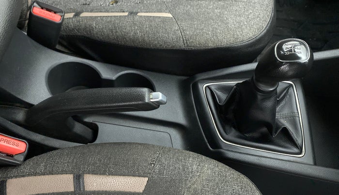 2018 Hyundai Elite i20 MAGNA EXECUTIVE 1.2, CNG, Manual, 1,06,802 km, Gear Lever