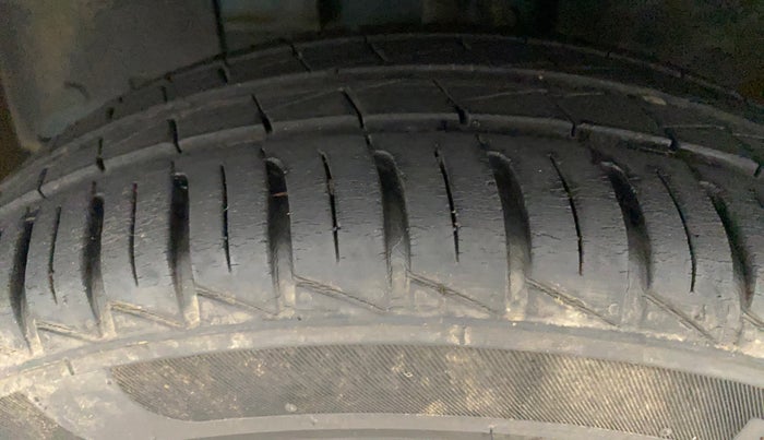 2021 Renault Kwid CLIMBER 1.0 (O), Petrol, Manual, 20,813 km, Left Front Tyre Tread