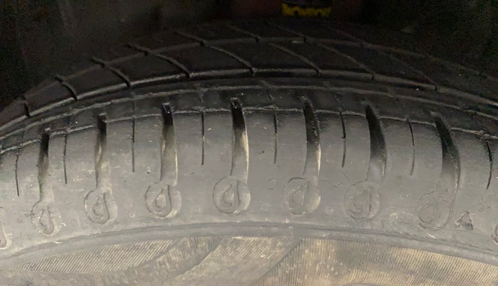 2020 Datsun Redi Go A, Petrol, Manual, 16,276 km, Left Front Tyre Tread