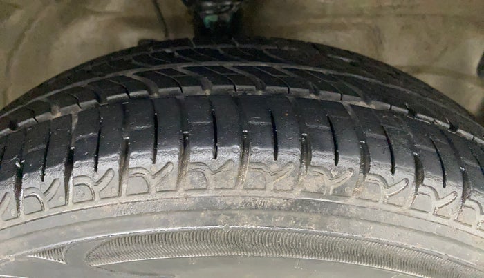 2014 Maruti Wagon R 1.0 VXI, Petrol, Manual, 55,465 km, Right Front Tyre Tread