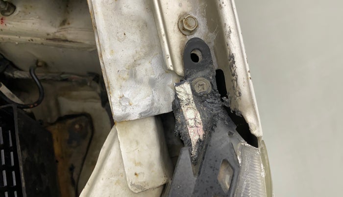 2014 Maruti Wagon R 1.0 VXI, Petrol, Manual, 55,465 km, Left headlight - Clamp has minor damage