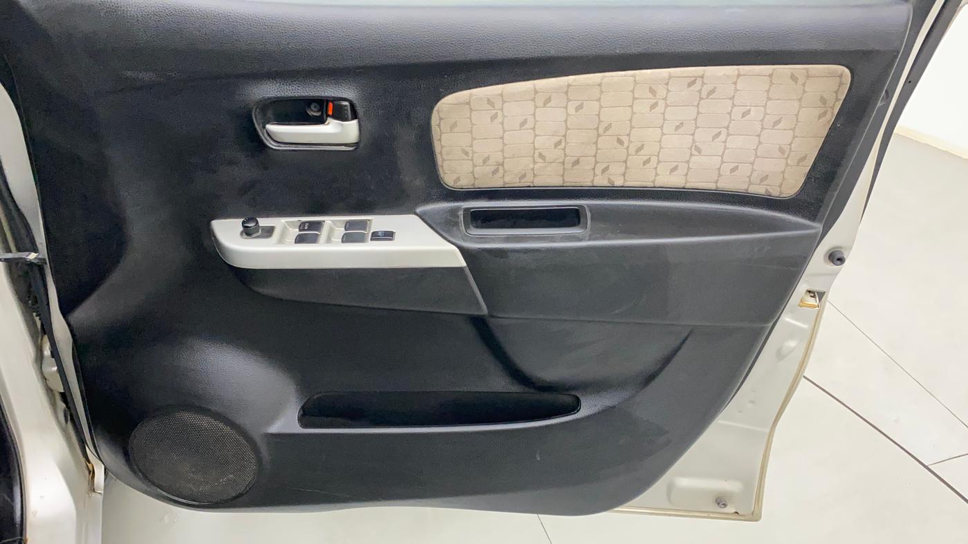 2014 Maruti Wagon R 1.0 VXI, Petrol, Manual, 55,465 km, Driver Side Door Panels Control