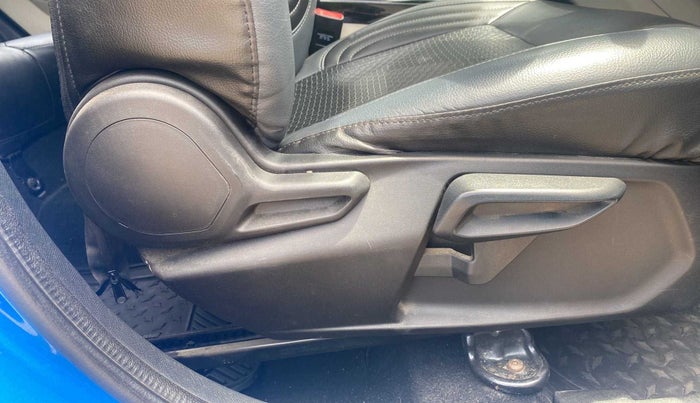 2020 Tata NEXON XZA PLUS (O) DIESEL, Diesel, Automatic, 44,400 km, Driver Side Adjustment Panel