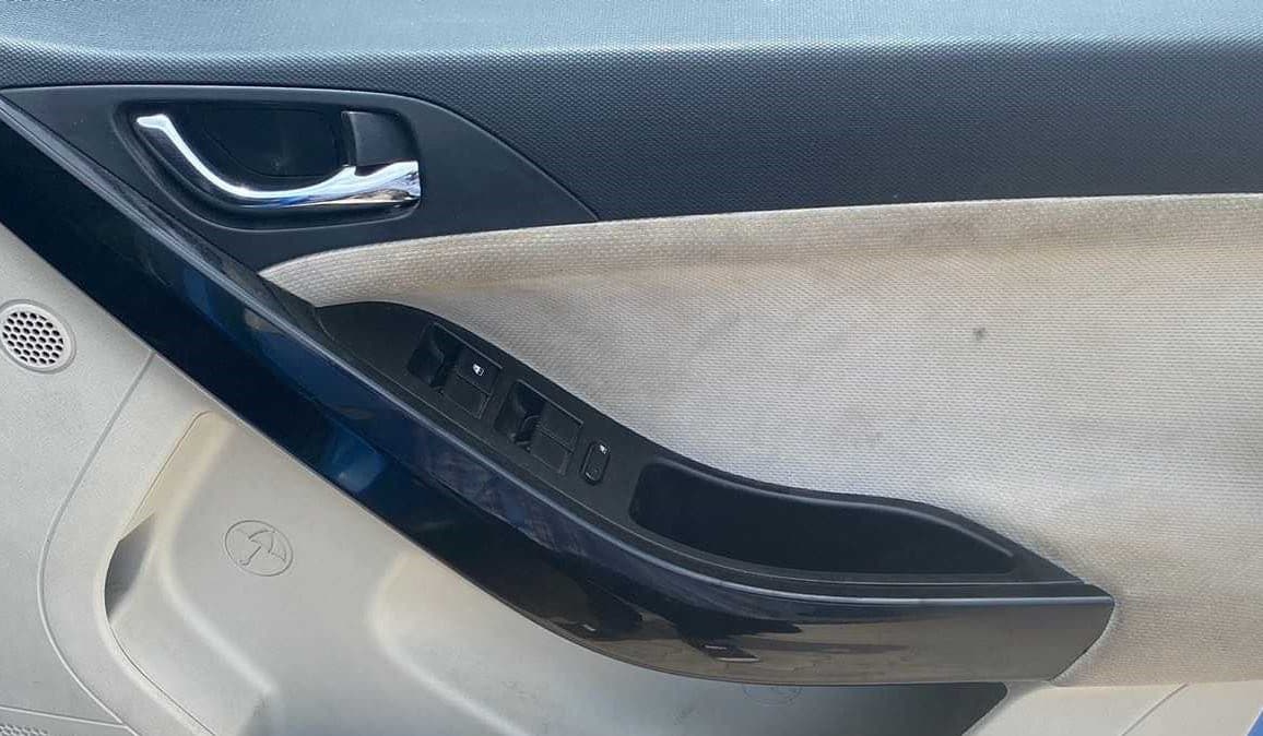 2020 Tata NEXON XZA PLUS (O) DIESEL, Diesel, Automatic, 44,400 km, Driver Side Door Panels Control